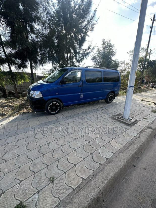Toyota HiAce 2008 Blue