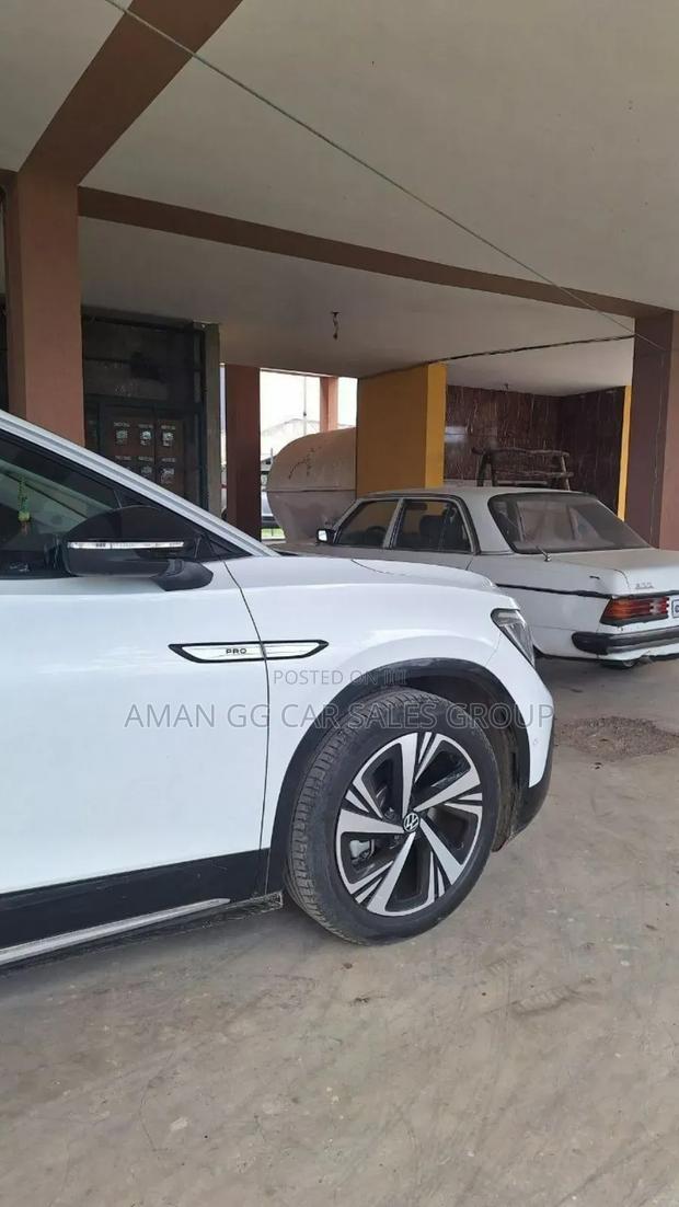 Volkswagen ID.6 2022 White