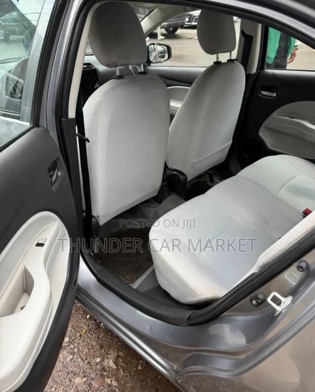 Mitsubishi Attrage 2021 Silver