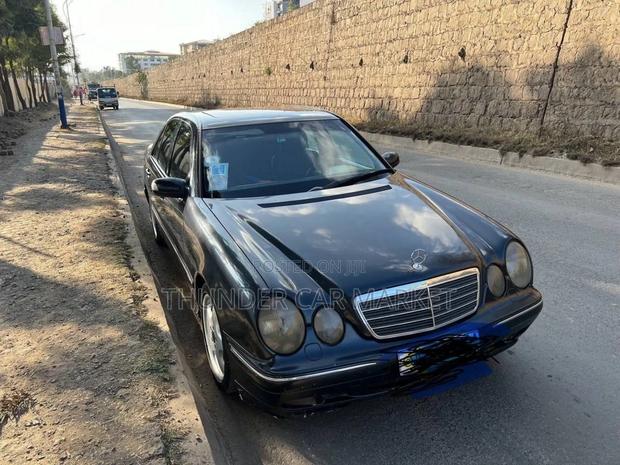 Mercedes-Benz E240 2000 Black