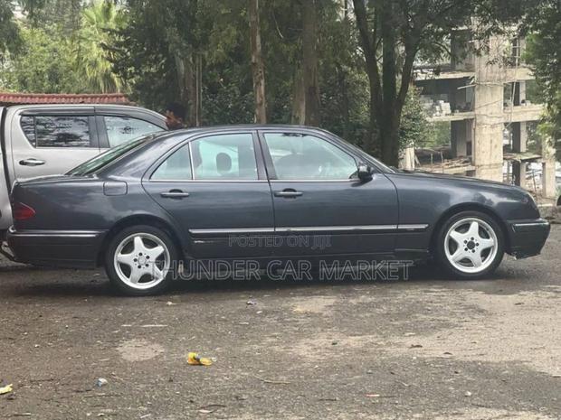 Mercedes-Benz E240 2000 Black