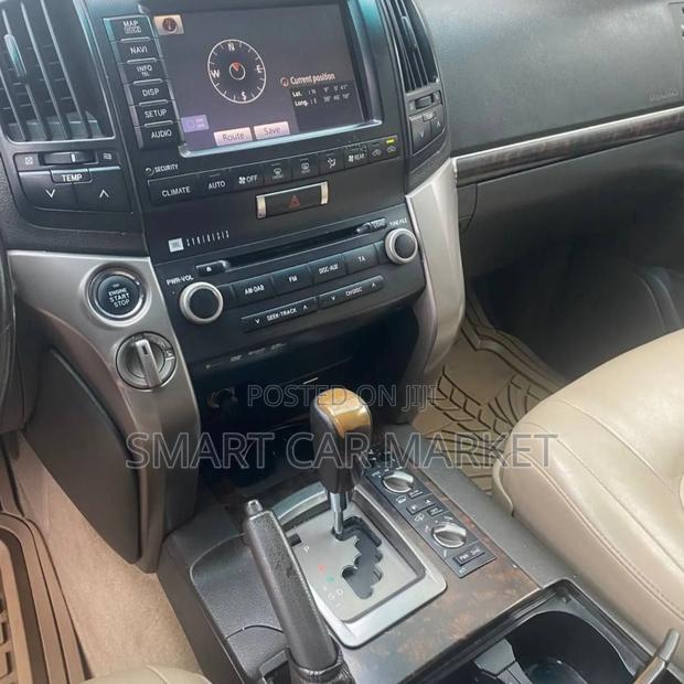 Toyota Land Cruiser 2011 Black