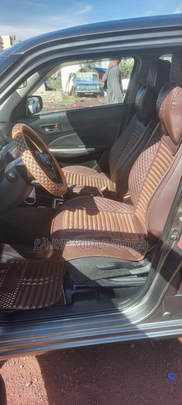 Suzuki Swift 2022 Gray