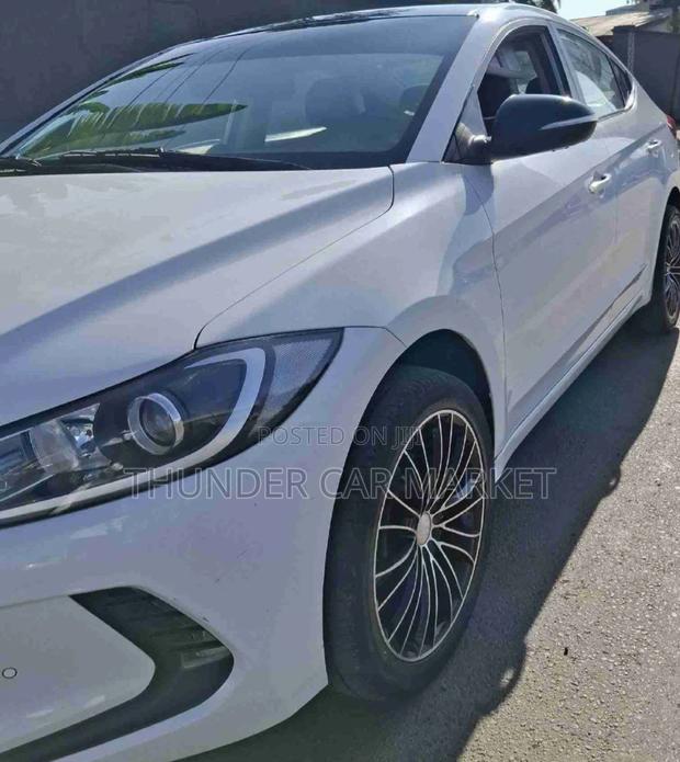 Hyundai Avante 2018 White