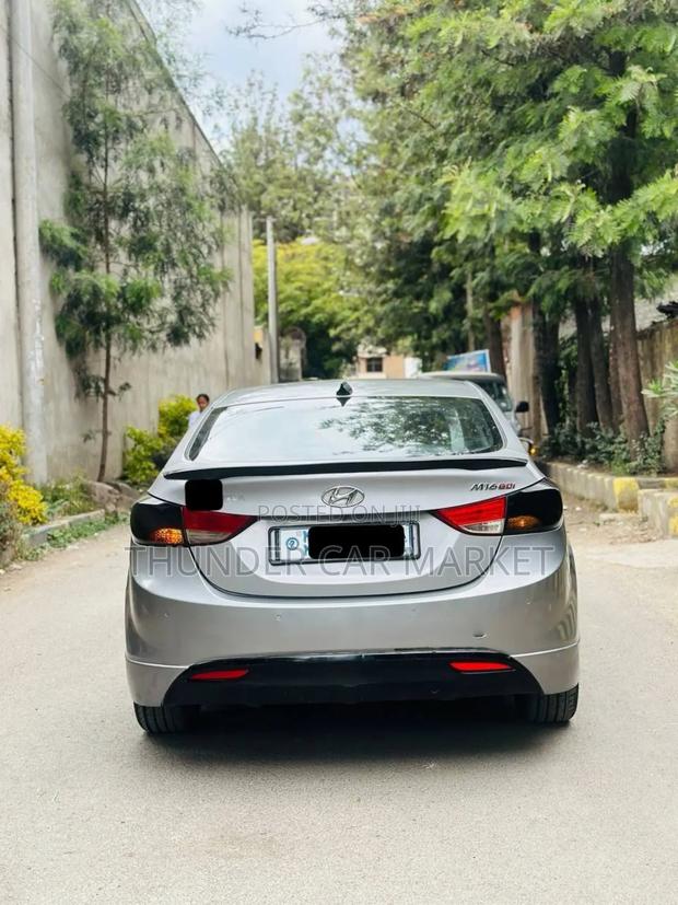 Hyundai Avante 2013 Silver