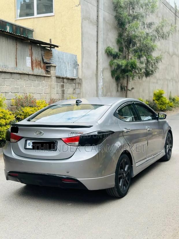 Hyundai Avante 2013 Silver
