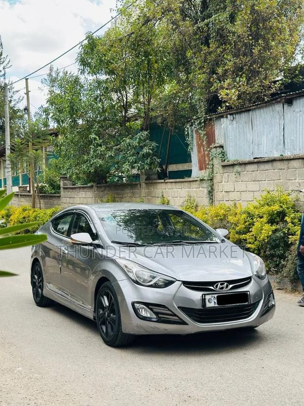 Hyundai Avante 2013 Silver