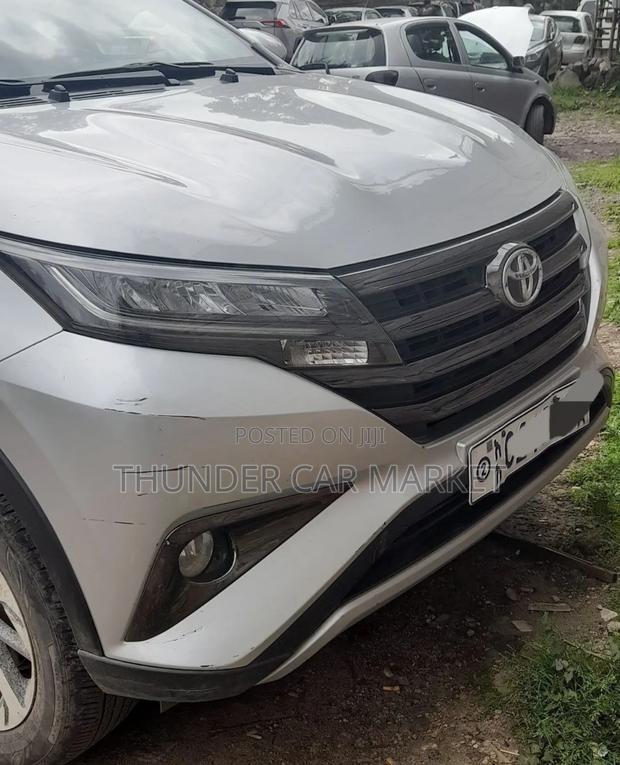 Toyota Rush 2022 Silver