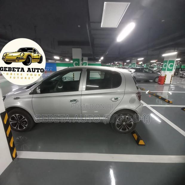 Toyota Vitz 2001 Silver