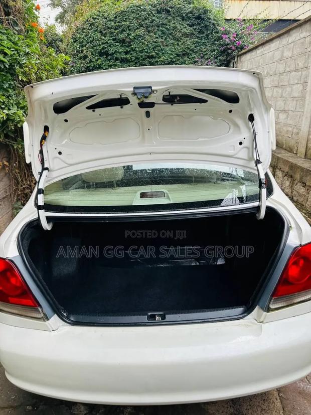 Toyota Platz 2005 White