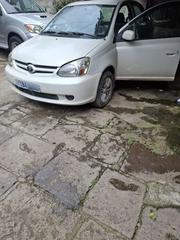 Toyota Platz 2005 White for sale