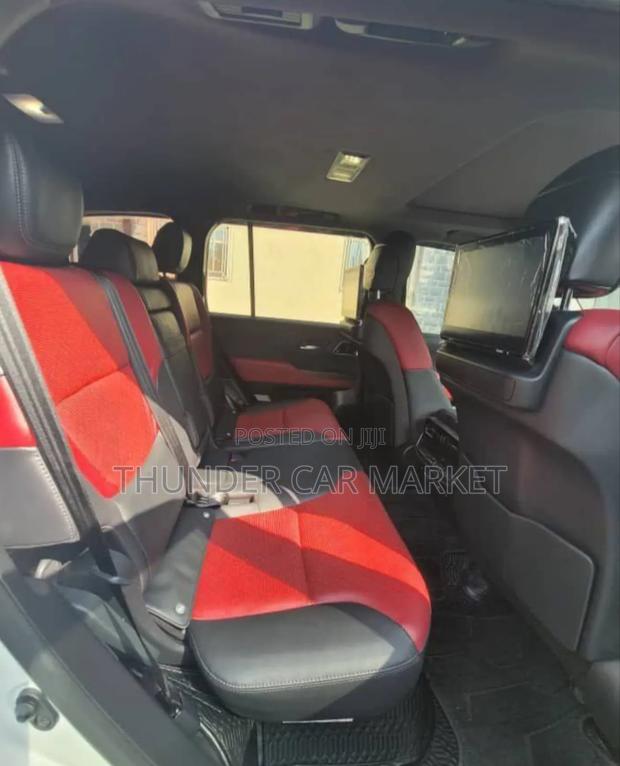Toyota Land Cruiser 2023 White