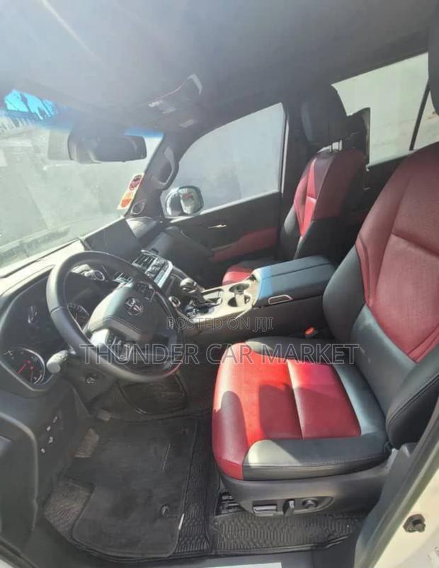 Toyota Land Cruiser 2023 White