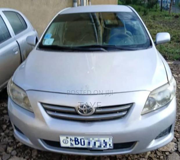 Toyota Corolla 2010 Silver