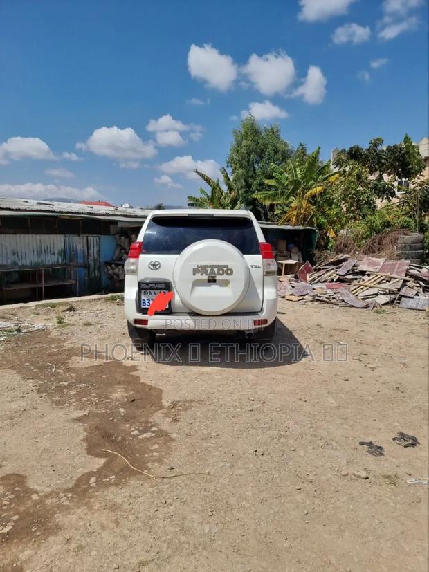Toyota Land Cruiser Prado 2013 White