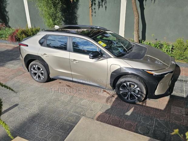 New Toyota bZ4X 2024 Gold