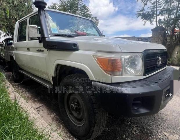 Toyota Land Cruiser 2014 White