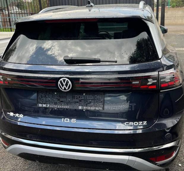 New Volkswagen ID.6 2024 Blue