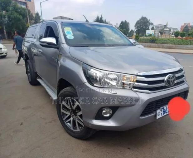 Toyota Hilux 2017 Silver