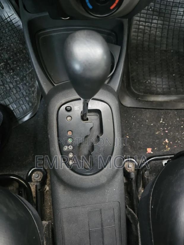 Toyota Yaris 2010 Gray