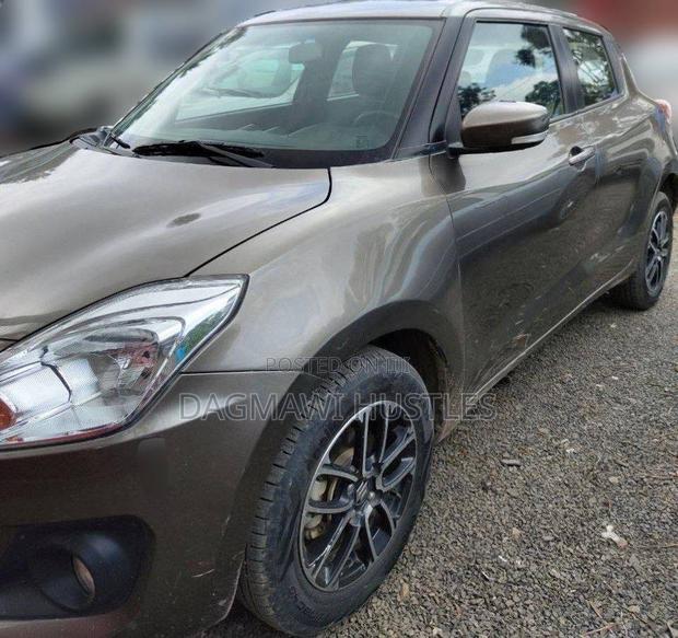 Suzuki Swift 2022 Gray
