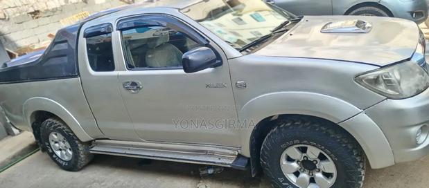 Toyota Hilux 2.5 D-4D SRX 2010 Silver