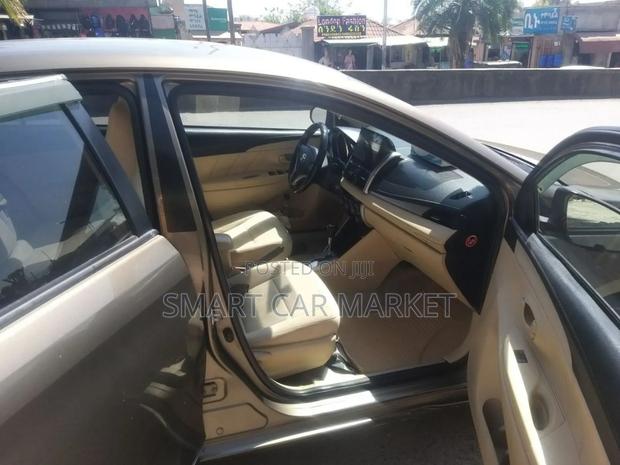 Toyota Yaris 2015 Brown