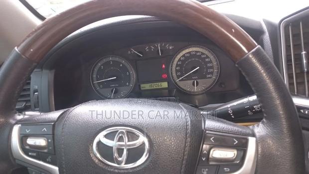 Toyota Land Cruiser 2010 Silver