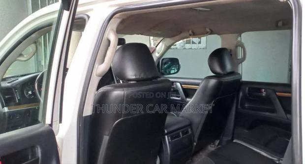 Toyota Land Cruiser 2010 Silver