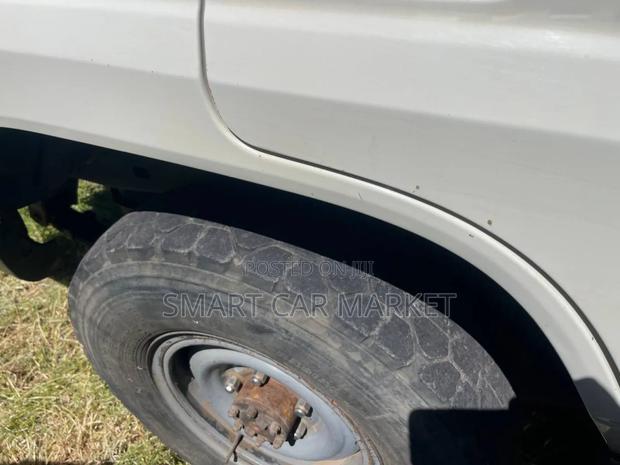 Toyota Land Cruiser 2017 White