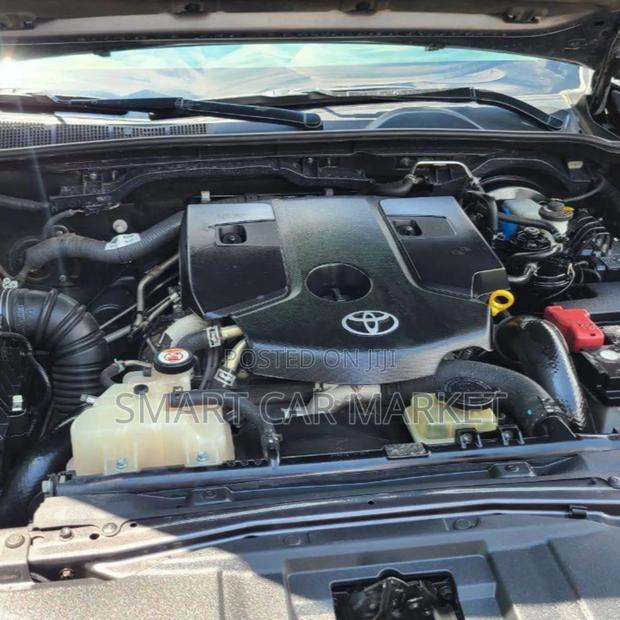 Toyota Hilux 2017 Gray