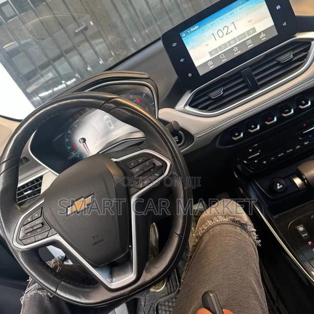 Chevrolet Captiva 2022 White