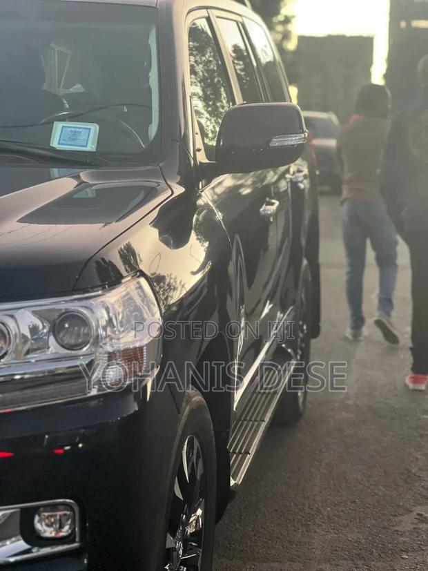 Toyota Land Cruiser 2017 Black