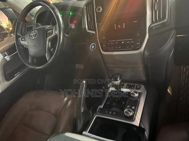 Toyota Land Cruiser 2017 Black