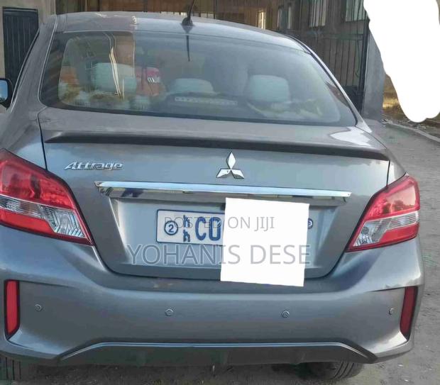 Mitsubishi Attrage 2022 Silver