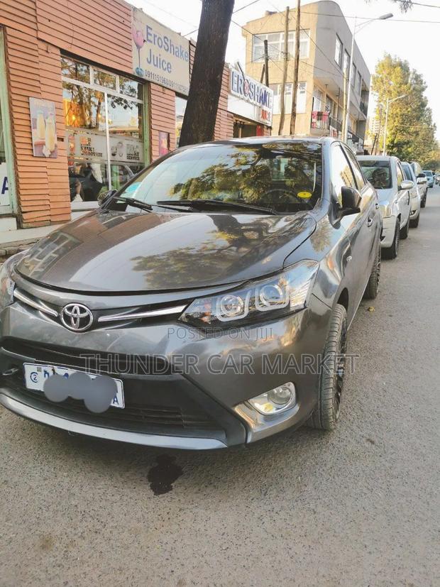 Toyota Yaris 2013 Gray