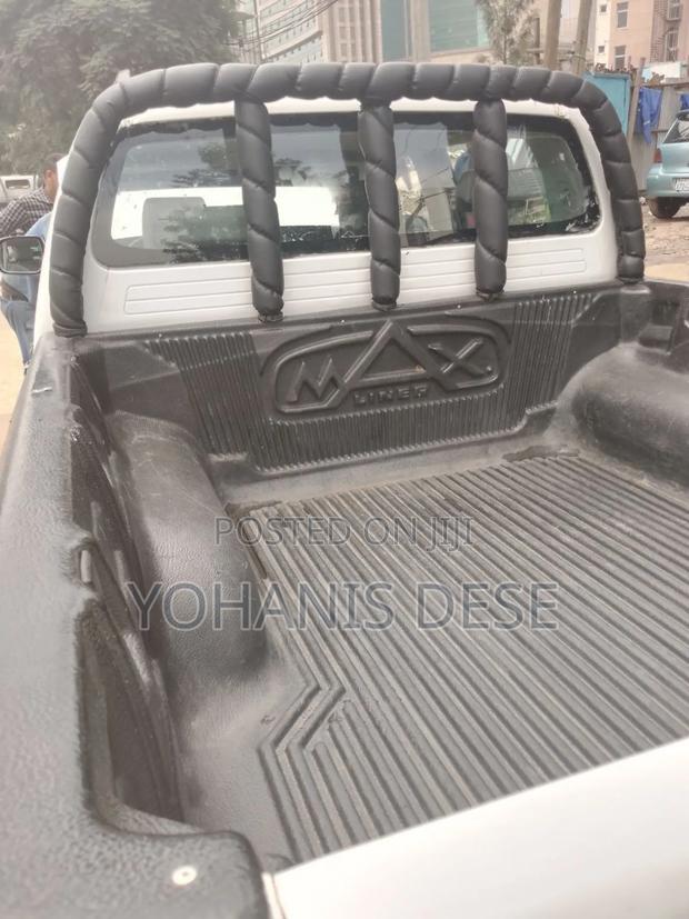 Toyota Hilux 2011 White