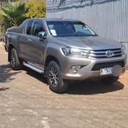 Toyota Hilux 2017 Brown for sale