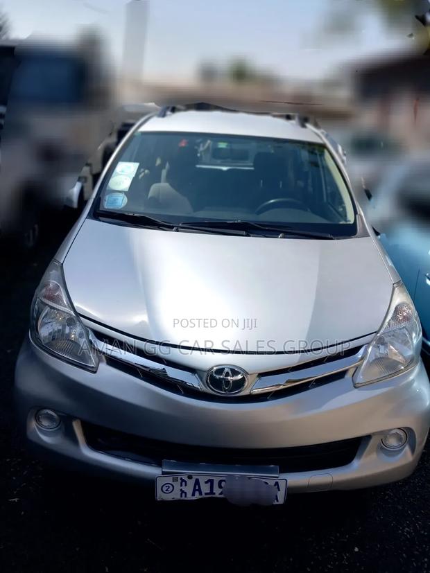 Toyota Avanza 2012 Silver