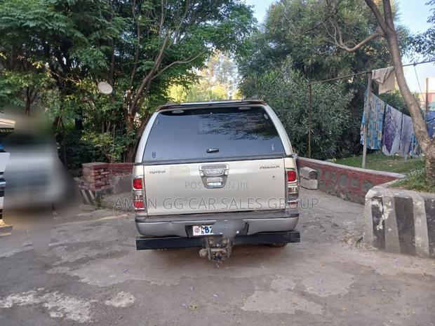 Toyota Hilux 2021 Silver