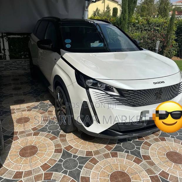 Peugeot 5008 2022 White