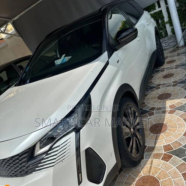 Peugeot 5008 2022 White