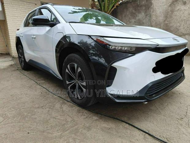 Toyota bZ4X 2022 White