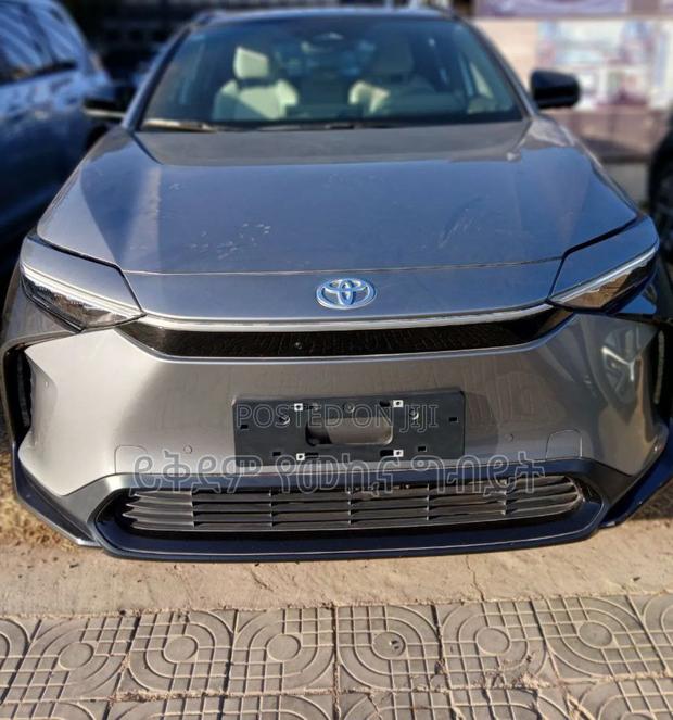 New Toyota bZ4X 2024 Gray