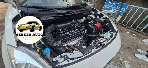 Suzuki Swift 2022 White