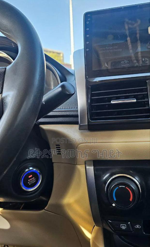 Toyota Yaris 2014 White