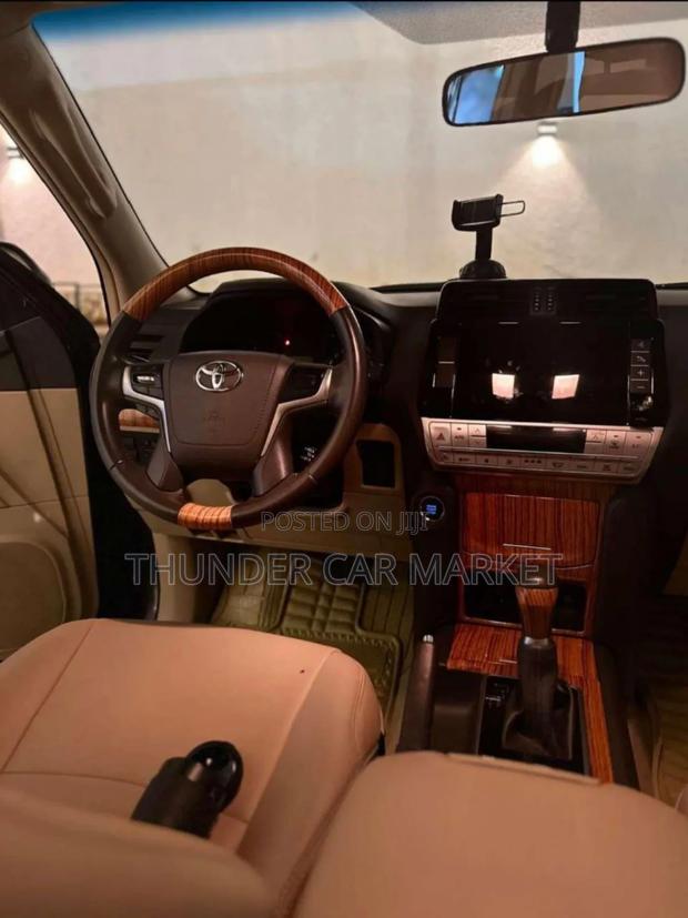 Toyota Land Cruiser Prado 2023 Gray