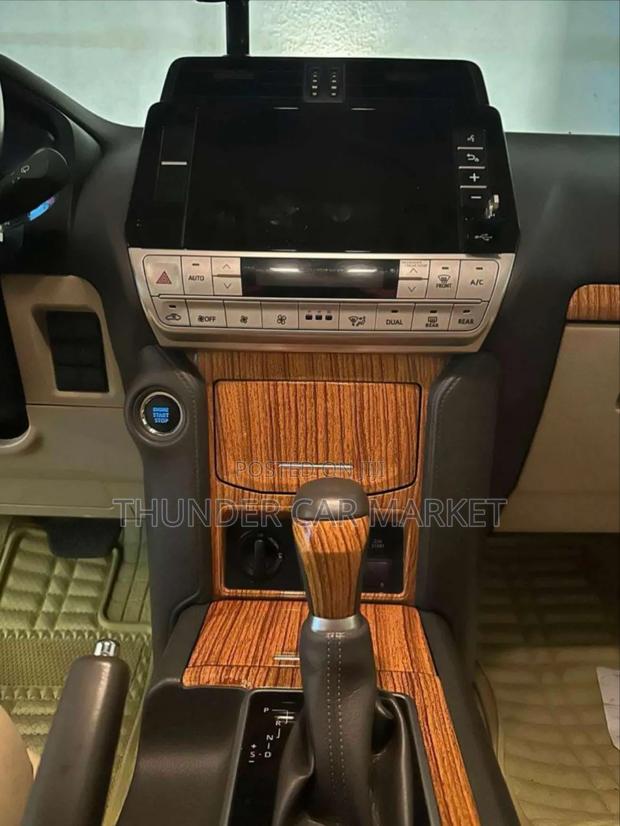 Toyota Land Cruiser Prado 2023 Gray