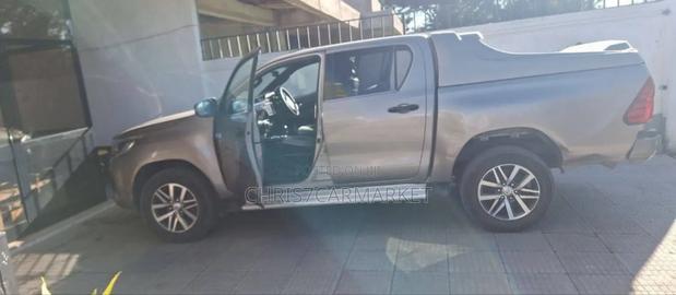 Toyota Hilux Revo Double Cab Deisel 2.8 AWD 2020 Gold