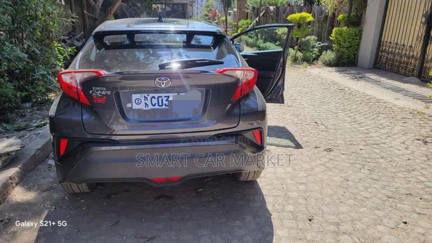 Toyota C-HR 2020 Gray